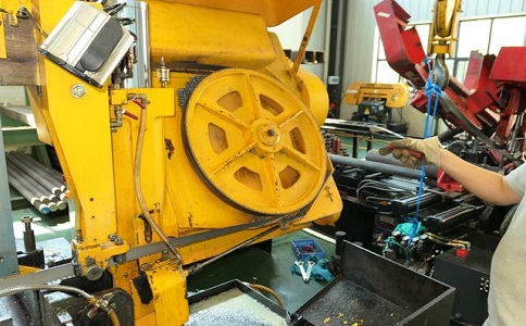 如何解决竹山卧式金属带锯床切削时出现的断带现象？